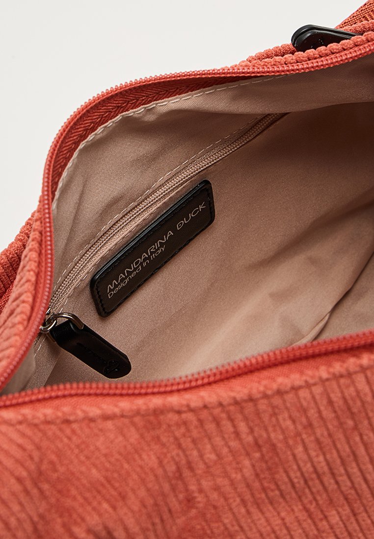 Mandarina Duck