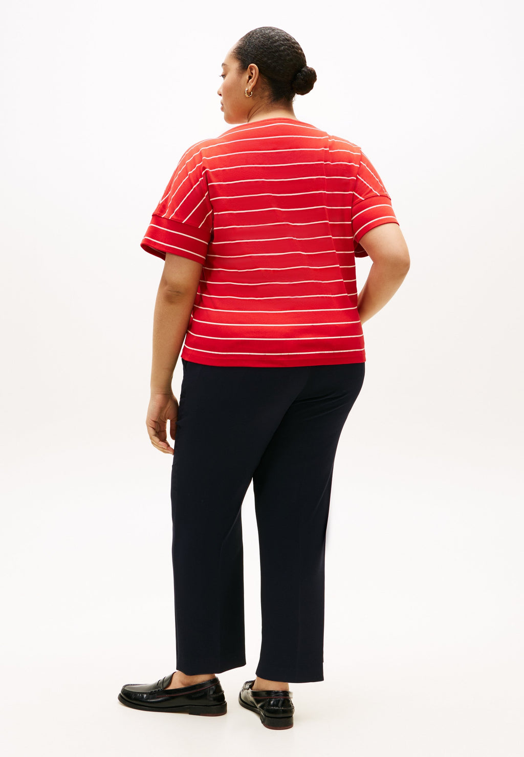 CURVE CAP SLEEVE RELAXED T-SHIRT Media 4