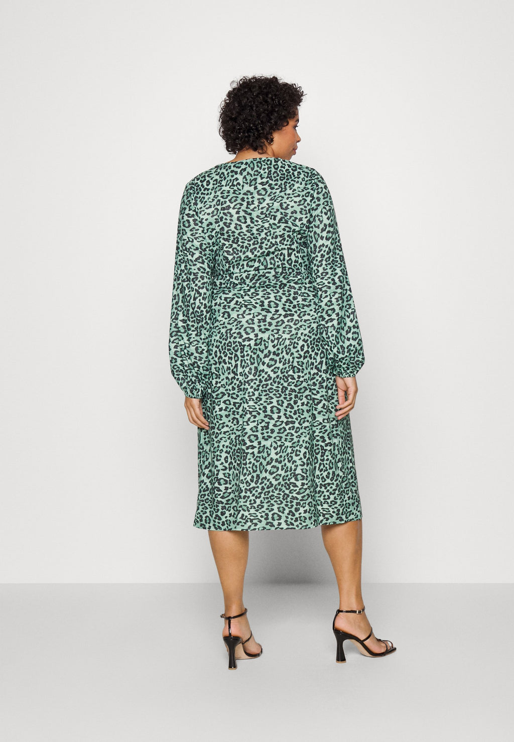 IN THE STYLE CURVE JESS MILLICHAMP