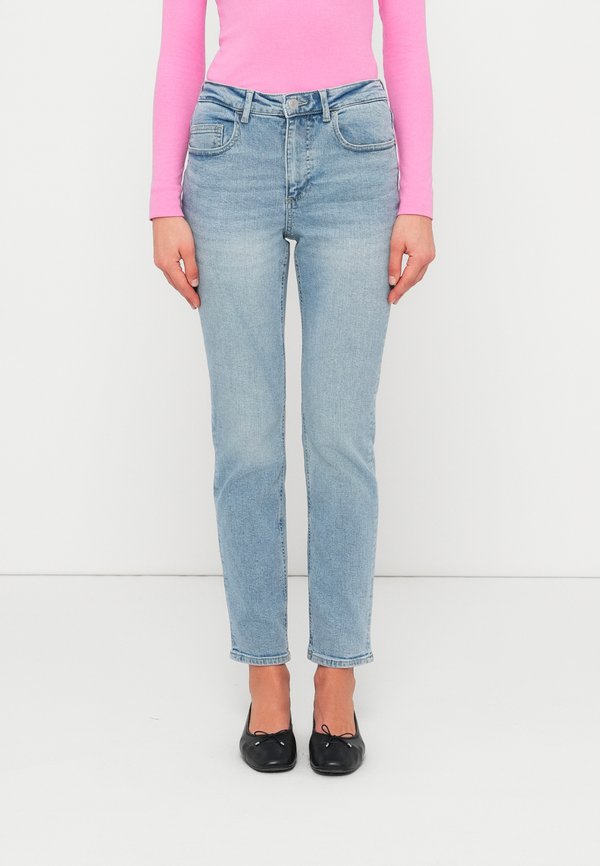 Vero Moda Slim fit VMROSIE Mid rise - Slim fit jeans - light blue denim
