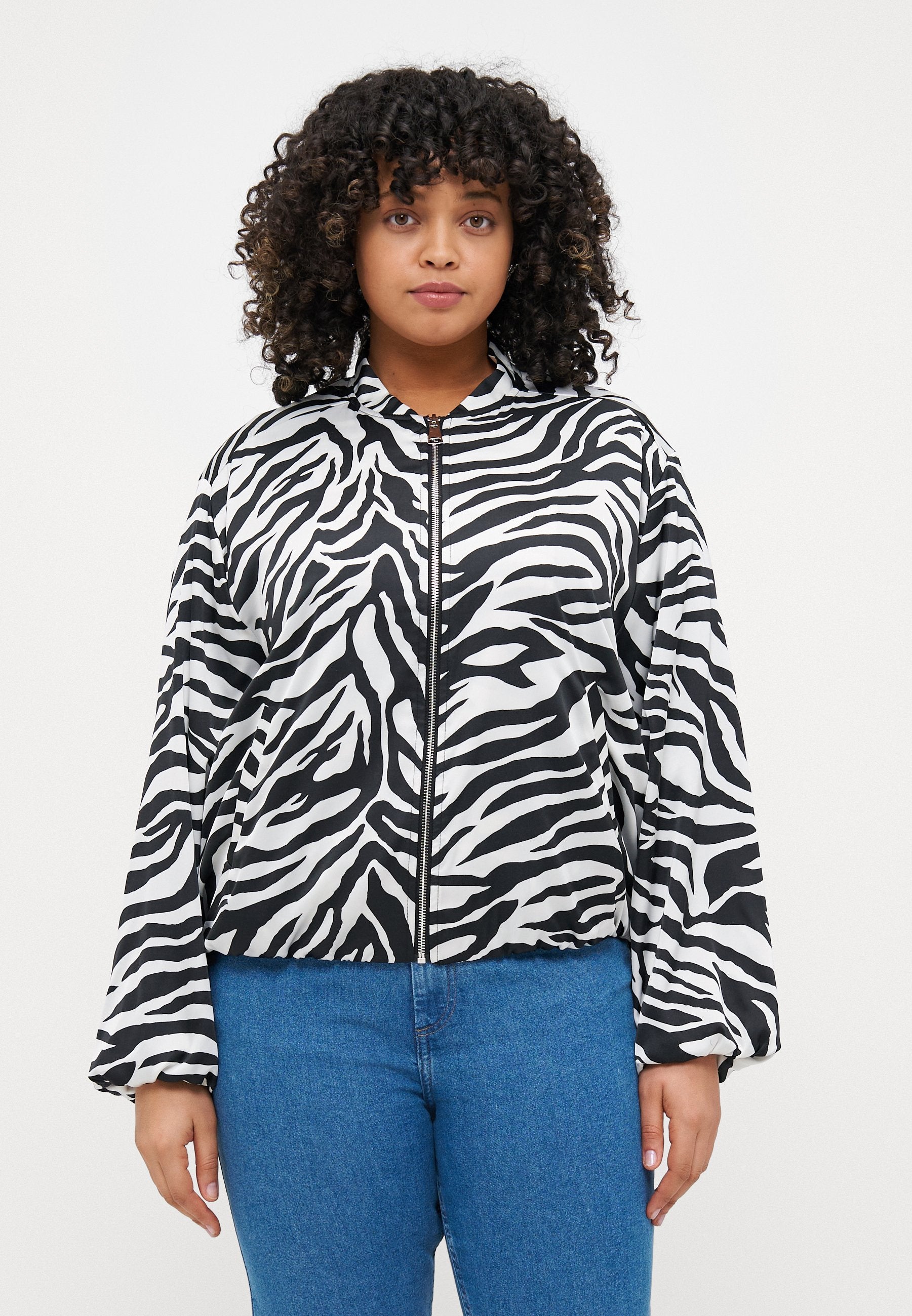 CARLUA JACKET Media 3