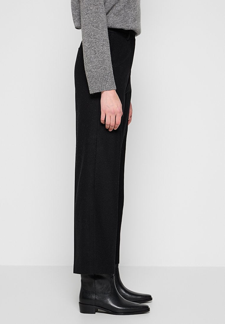 Selected SLFZLWIDE-MARLIE