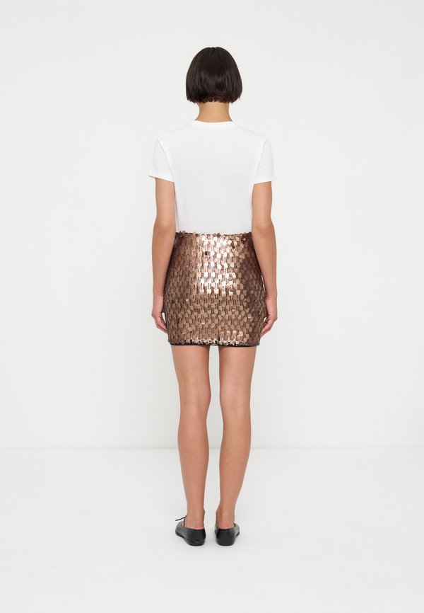 DKNY