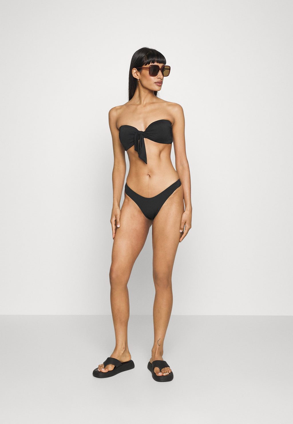 COLLECTIVE TWIST TIE FRONT BANDEAU Media 2