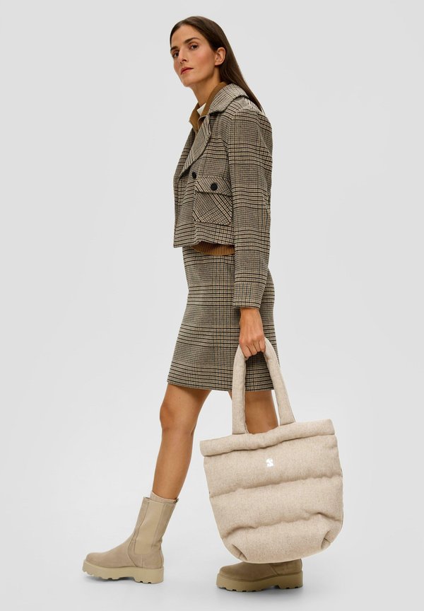 s.Oliver SHOPPER MIT STEPPUNG - Tote bag - sandfarben