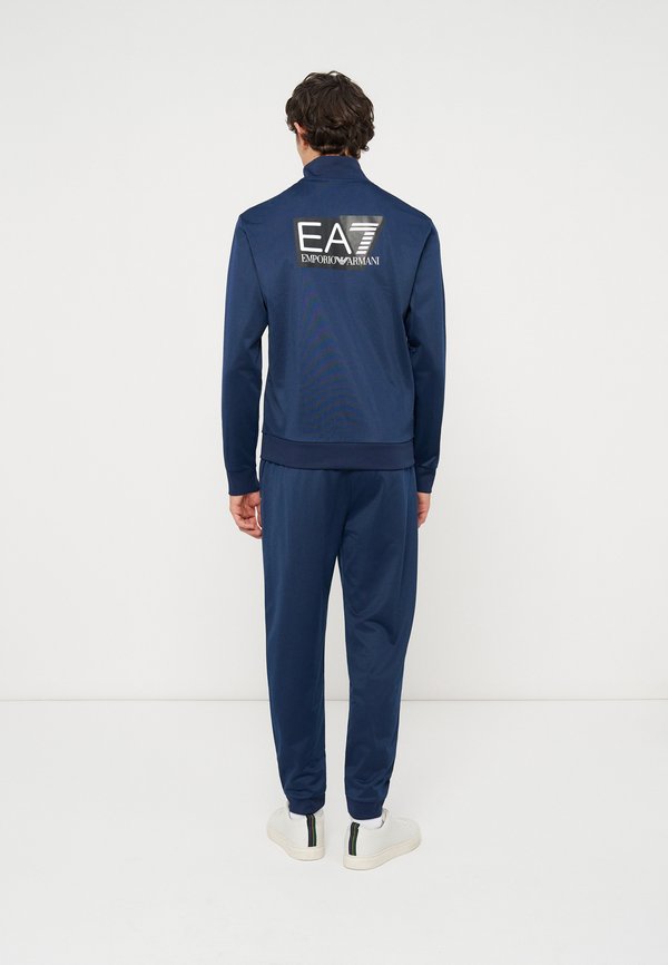 EA7 Emporio Armani