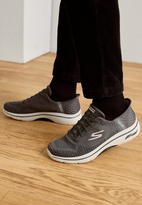 Skechers GO WALK ARCH FIT 2.0 - Trainers - charcoal/red