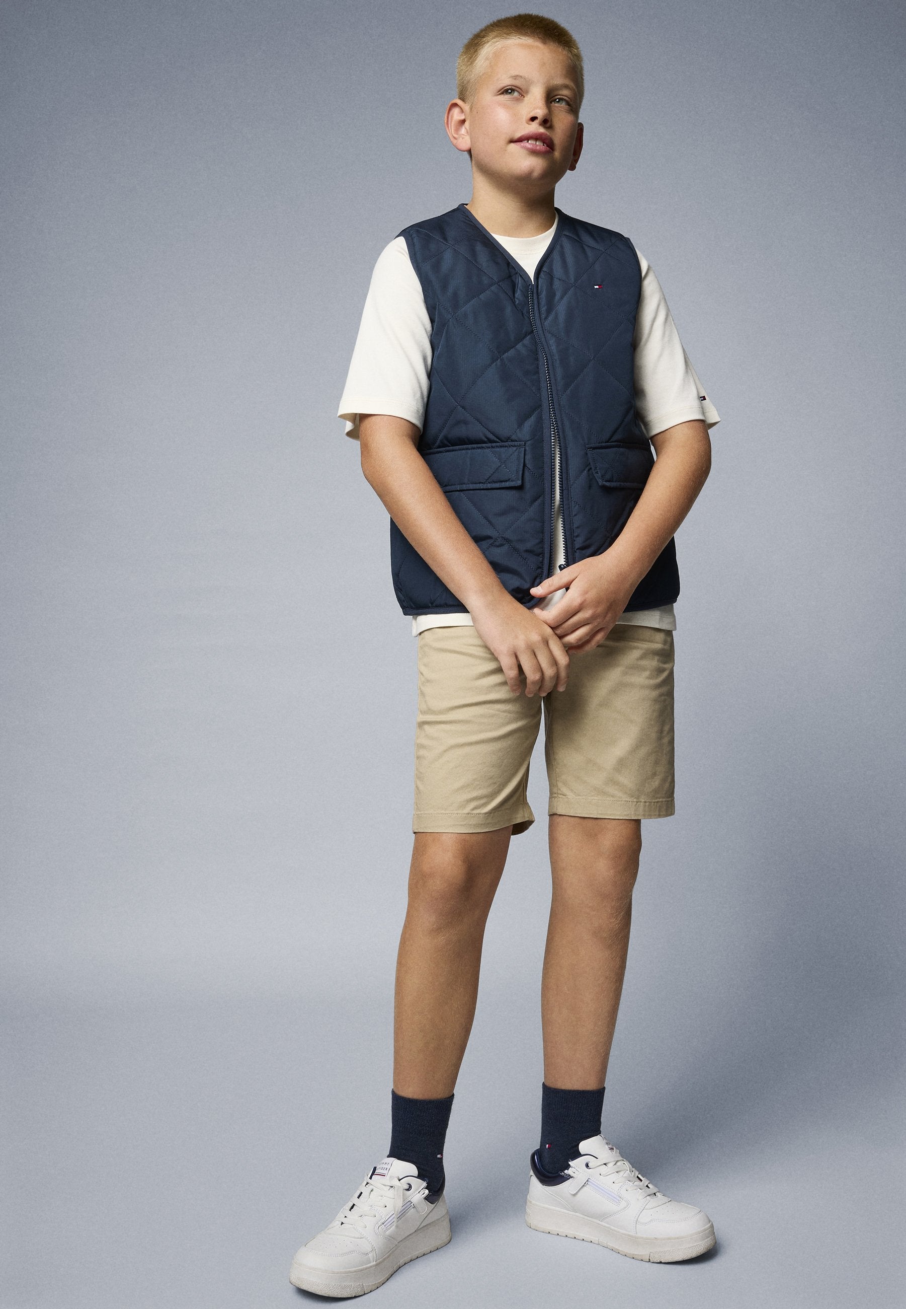 REVERSIBLE MIX QUILTED VEST Media 2