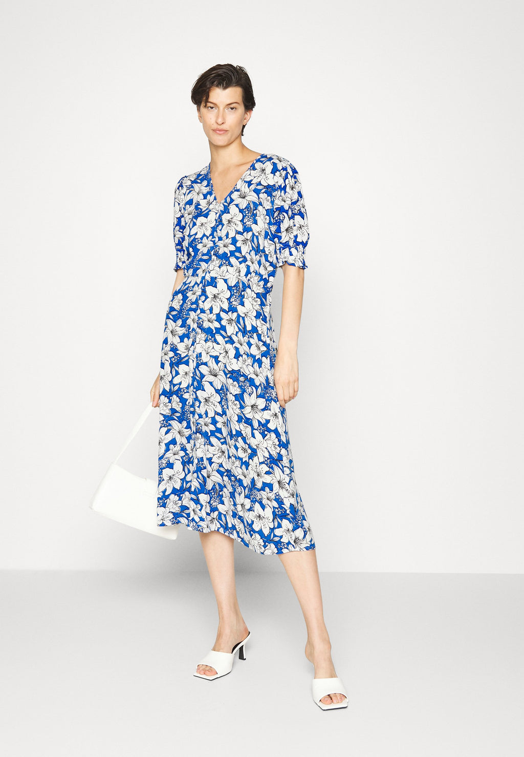 ONLFREDERIKKE V NECK BELT DRESS Media 2