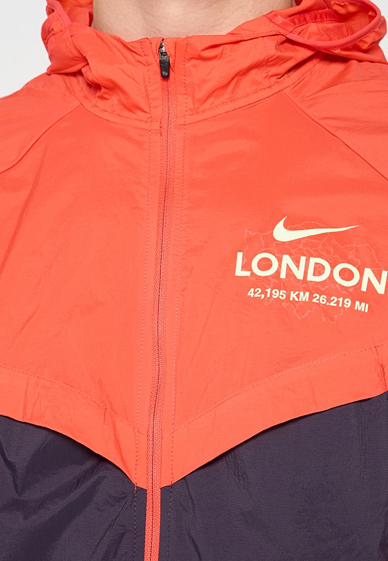 Nike Performance