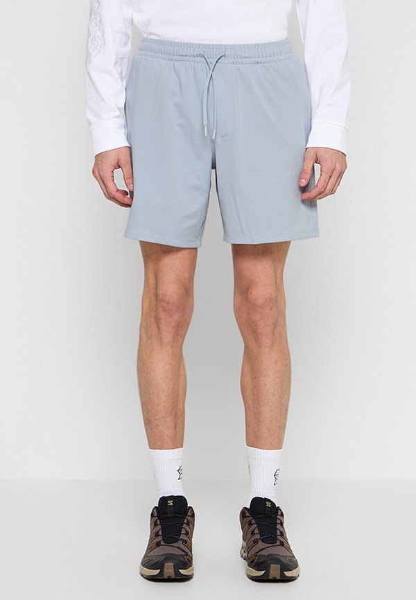 Under Armour LOOSE FIT