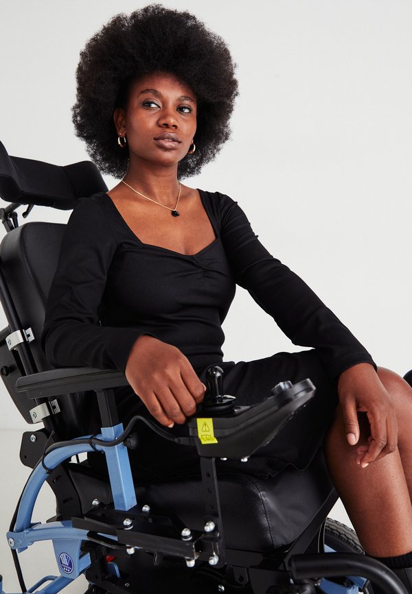 Even&Odd ADAPTIVE - LONG SLEEVES FLARED MINI DRESS