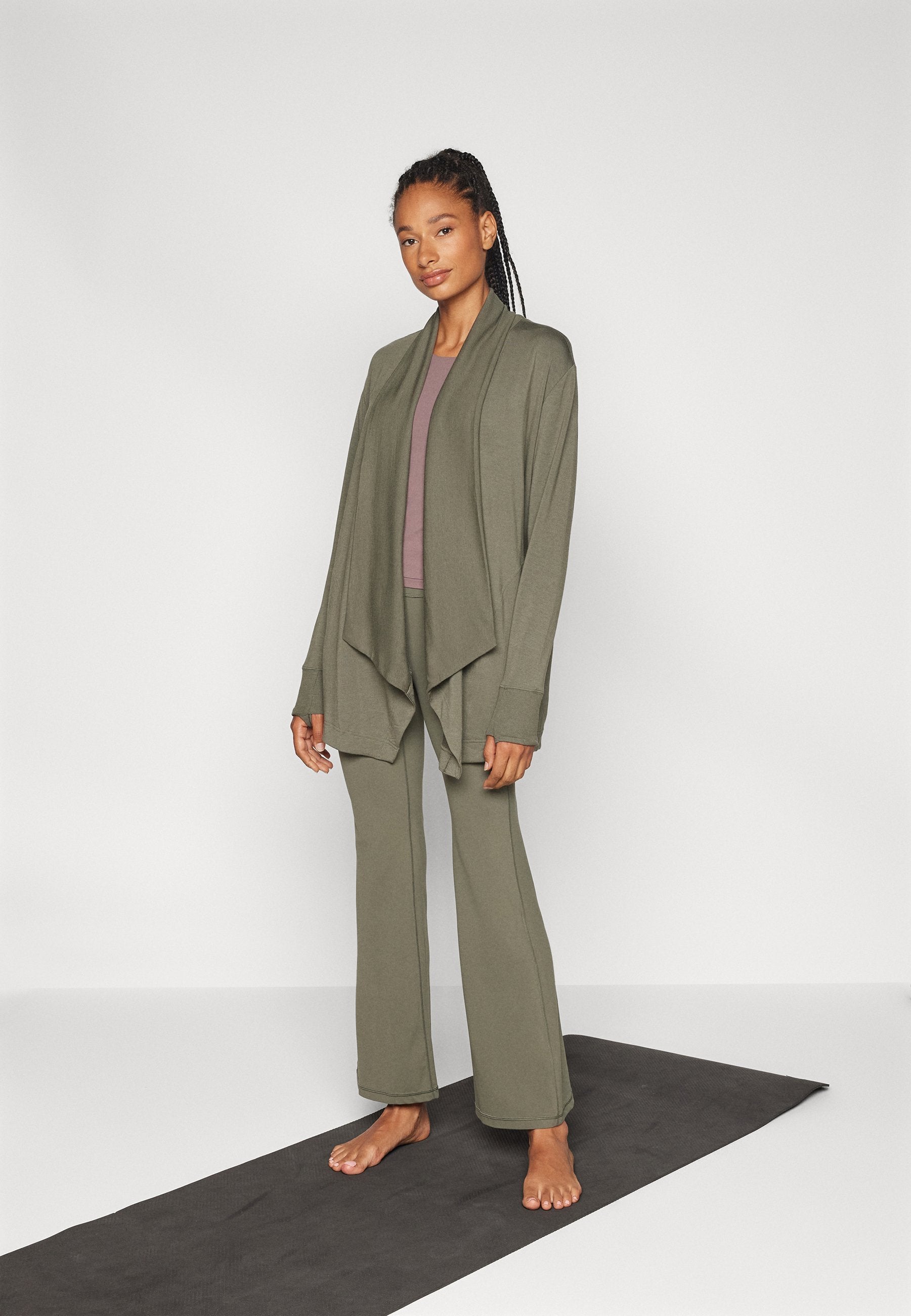 Athleta PRANAYAMA RESTORE WRAP