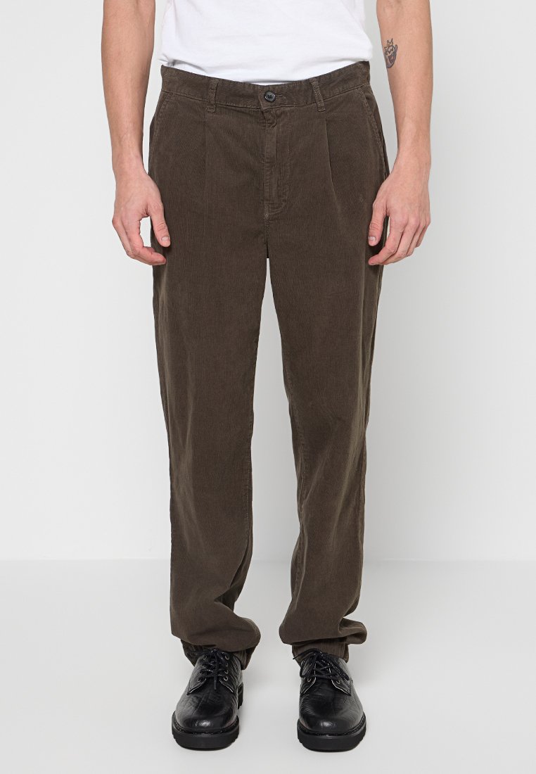 RELAXED FIT Media 1