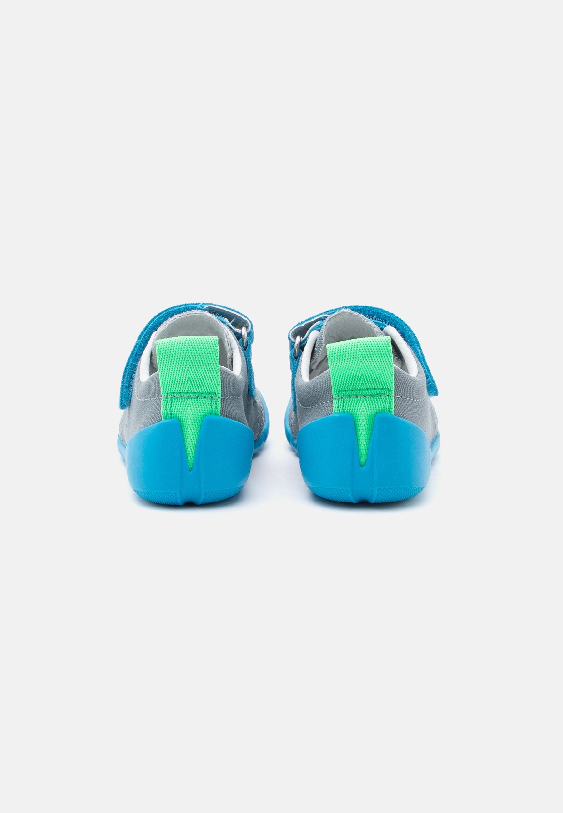 BAREFOOT VENTO Media 4