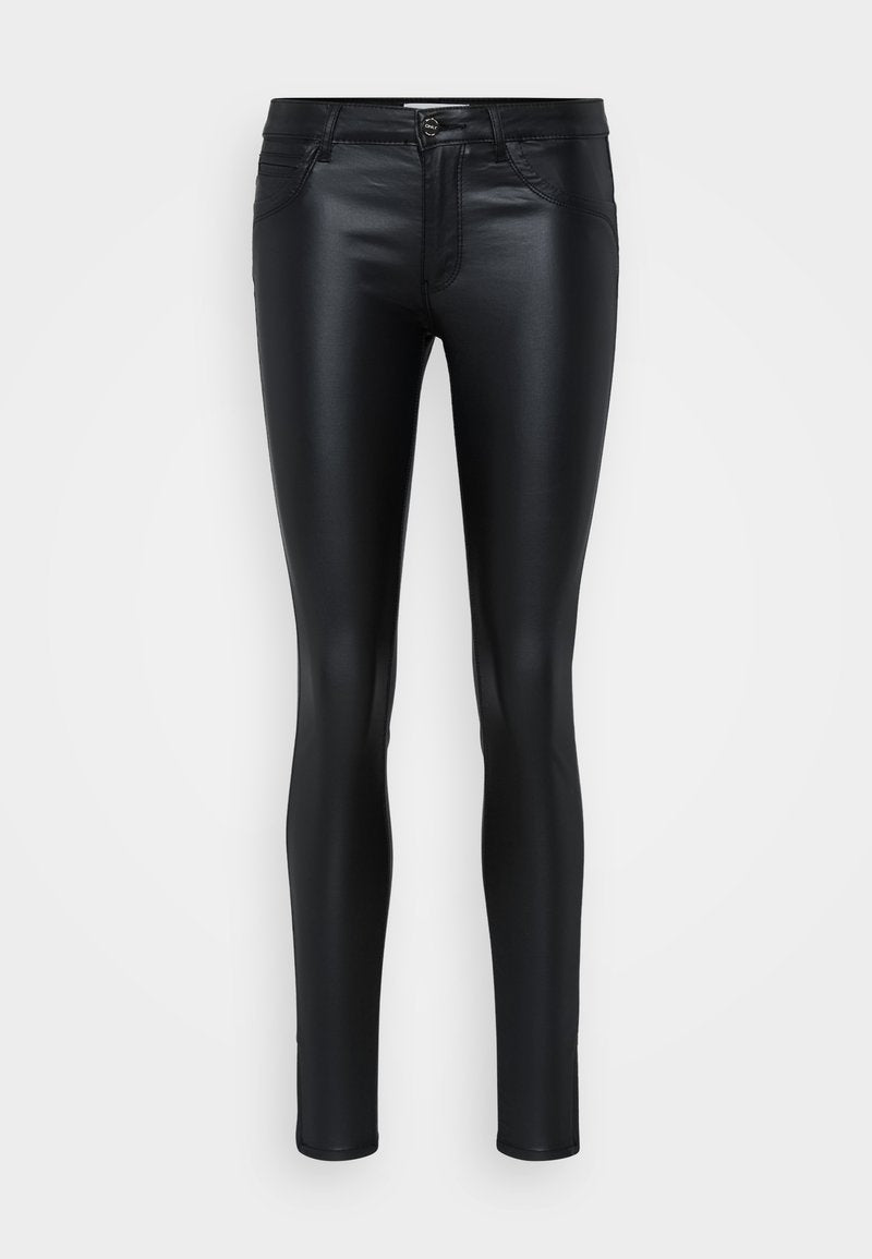 Schwarze Kunstleder-Hotpants mit glatter Textur, tailliertem Schnitt und klassischem Fünf-Taschen-Design. Verfügt über einen Reißverschluss und eine Knopfleiste.