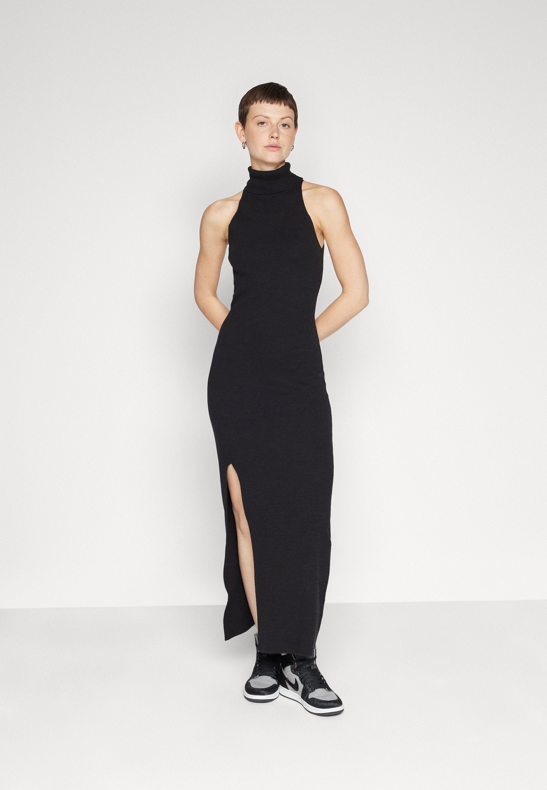 RAW SLIM DRESS Media 2