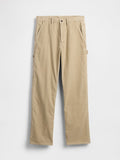Beige Cordhose mit geraden Beinen, Fronttaschen und einem Knopfverschluss. Mit einer Seitentasche und strukturiertem Stoff.