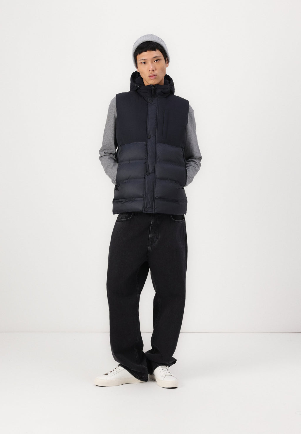BHOUTERWEAR HOODED Media 2