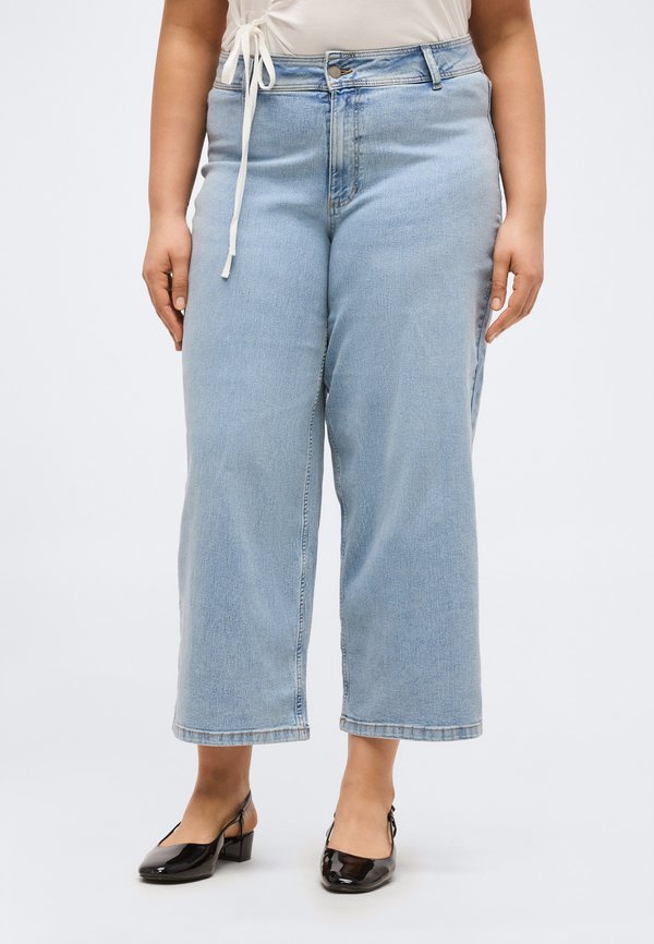 Vero Moda Curve VMCLARONE CROPPED  - Wide Leg - light blue denim