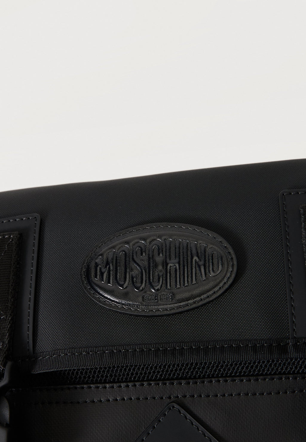 MOSCHINO THROWBAG