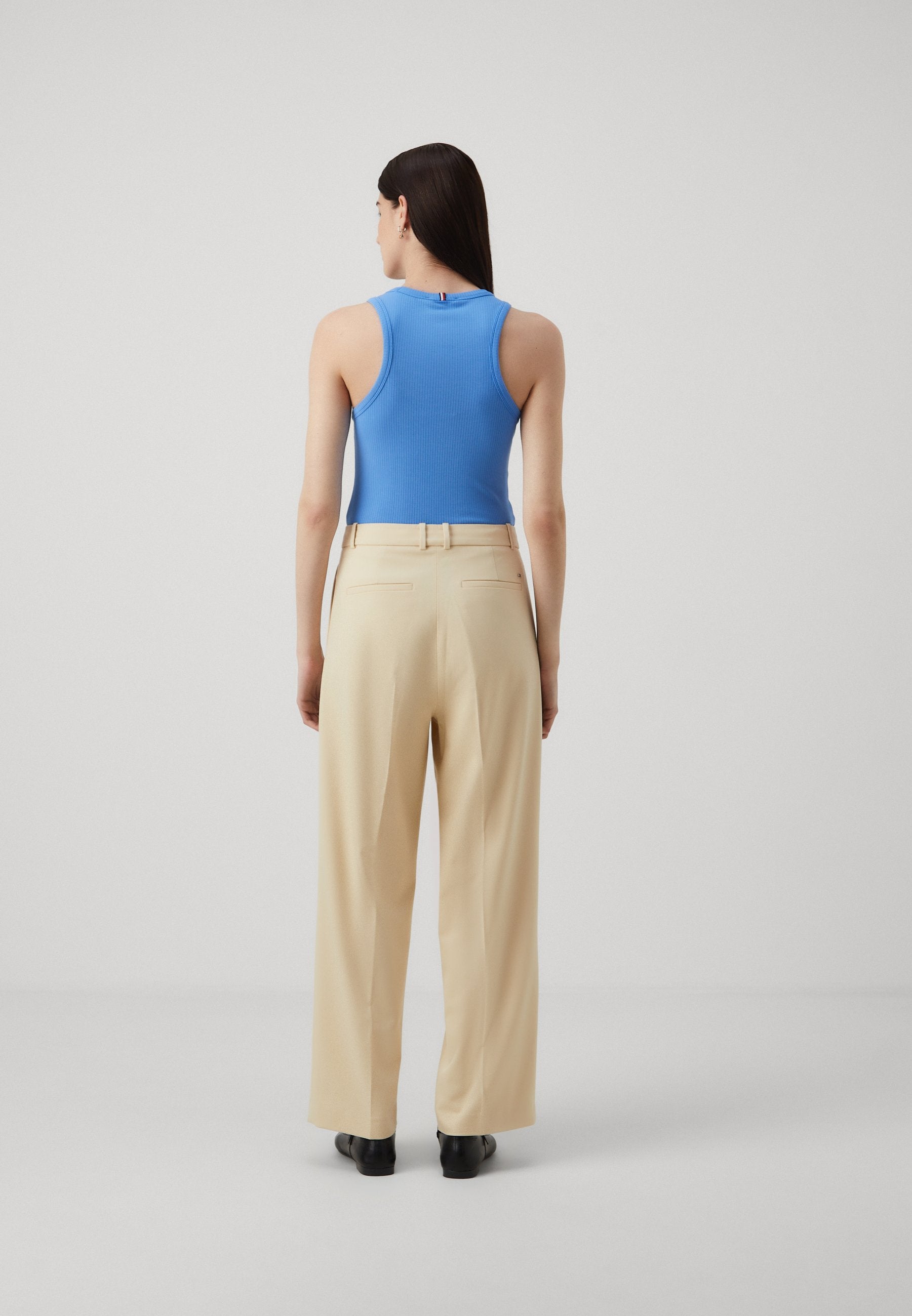 CORE RELAXED STRAIGHT Media 4