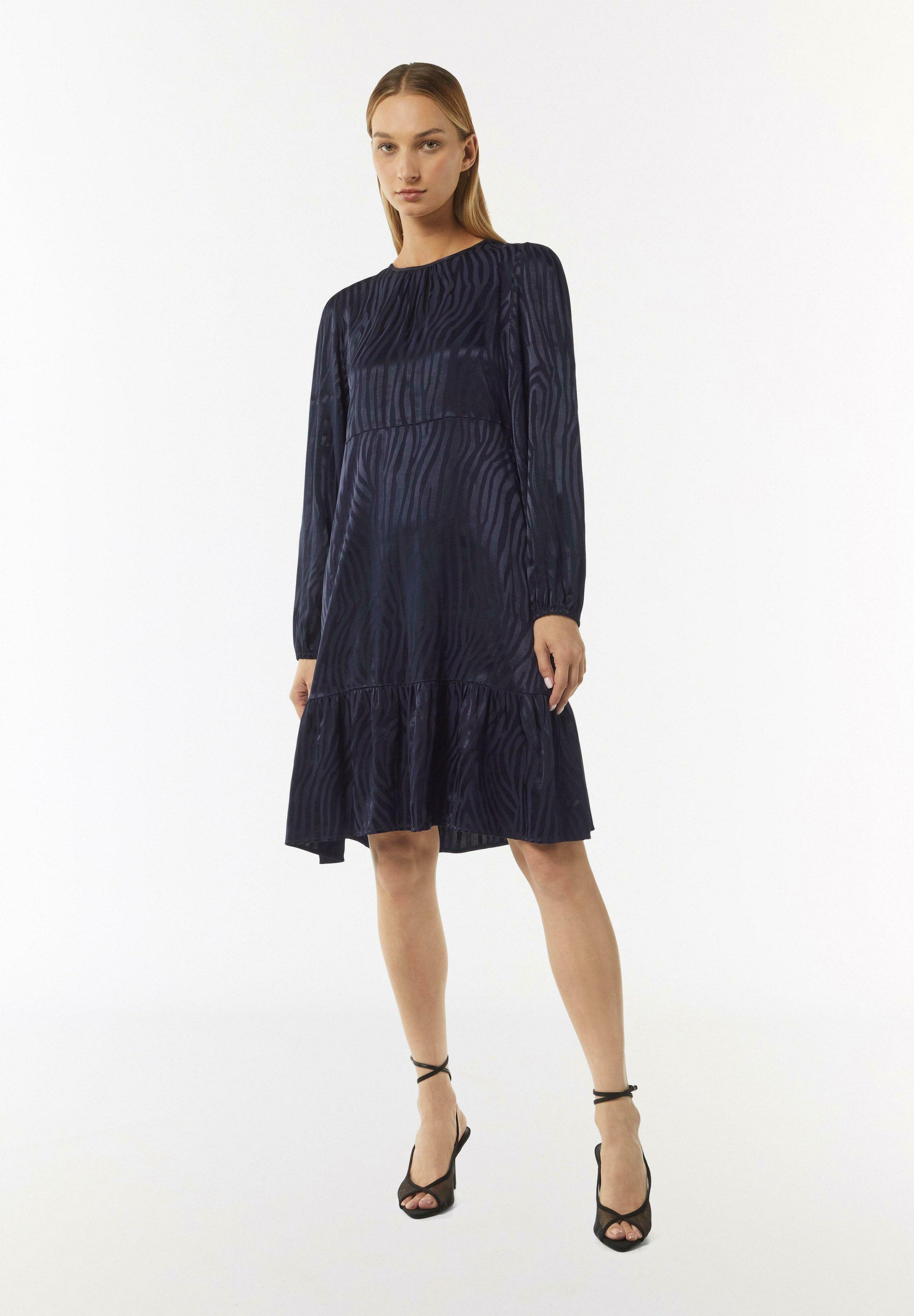 comma casual identity MITTELLANGES MIT LEICHT AUSGESTELLTEM