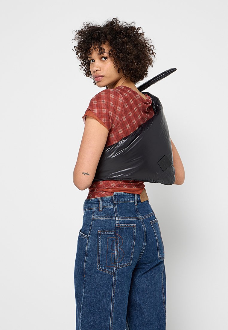 Kazar TRIANGLE MAXI