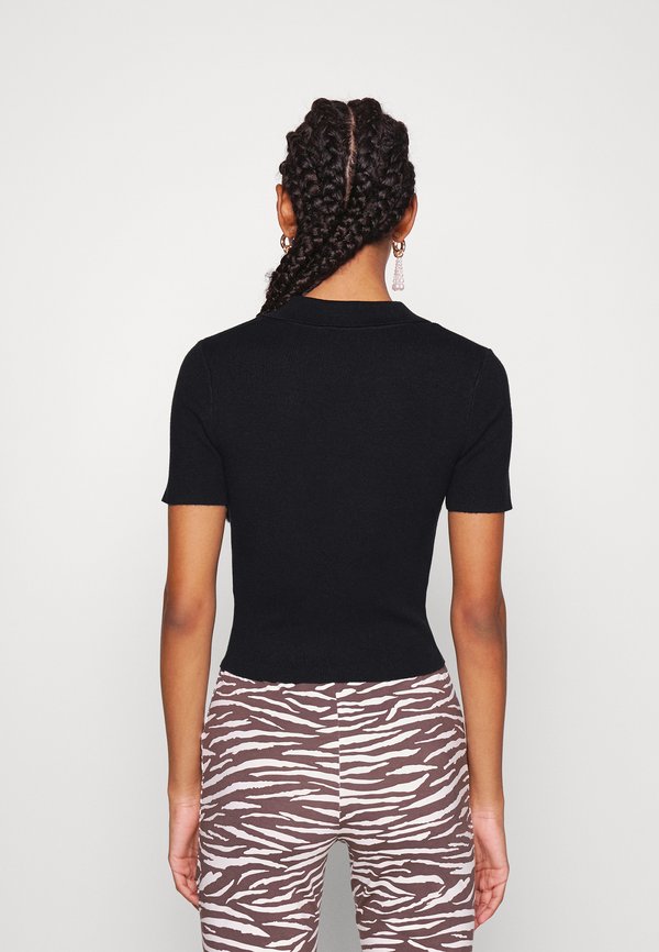 Glamorous FITTED CROP WITH V NECK COLLAR
