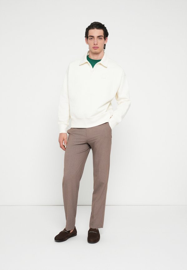 Calvin Klein WEIGHT EMBLEM