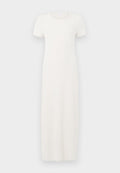 Weißes, kurzärmeliges, geripptes Maxikleid mit rundem Ausschnitt, einfacher Silhouette und ohne sichtbare Muster oder Verzierungen.