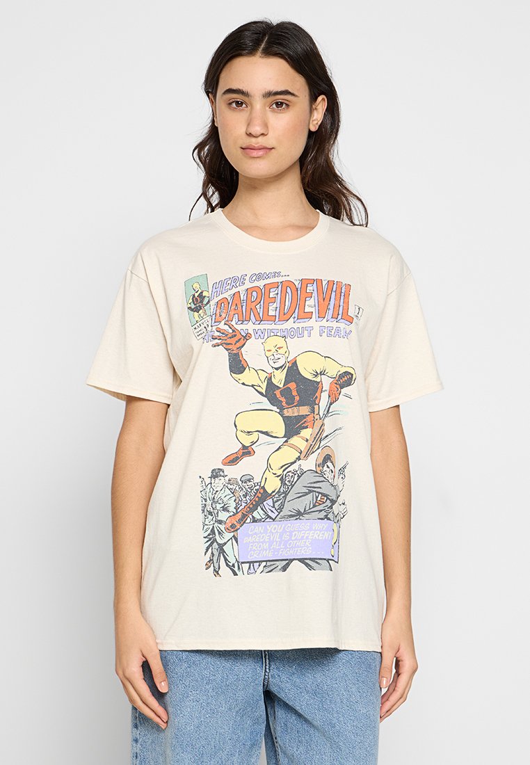 Marvel COMICS YELLOW DAREDEVIL NUMBER 1