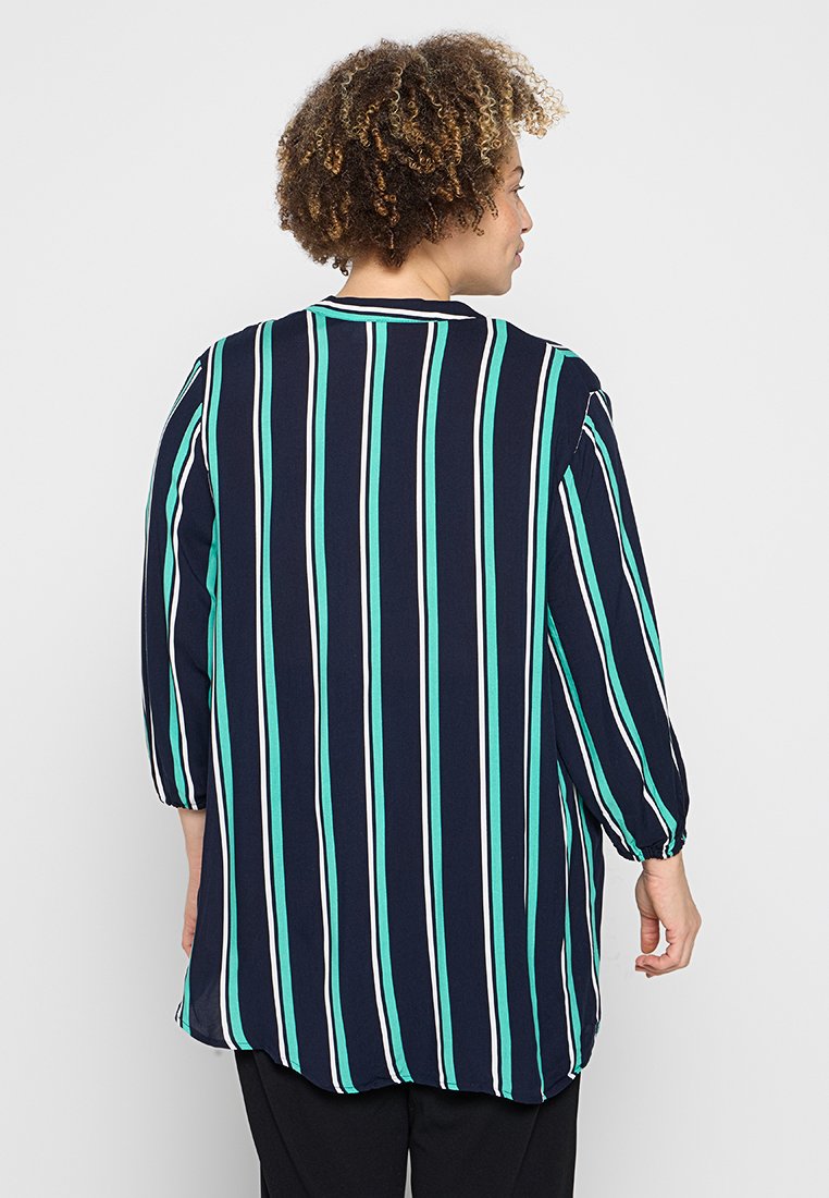 ONLY Carmakoma Bluse Media 2