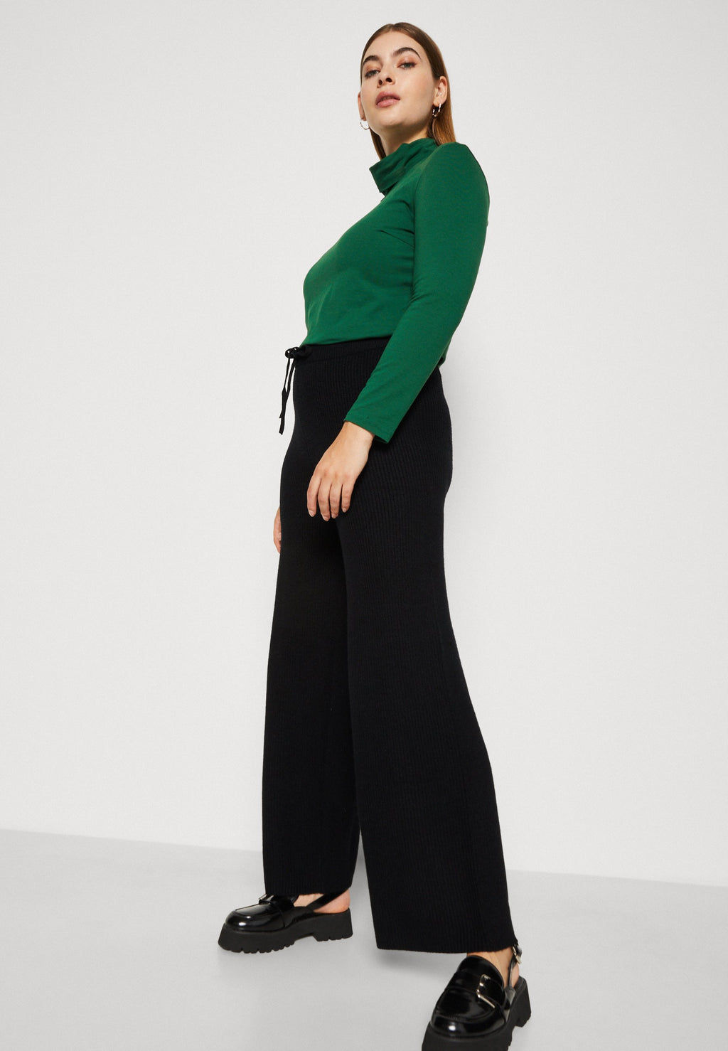CARKATIA TROUSER Media 5