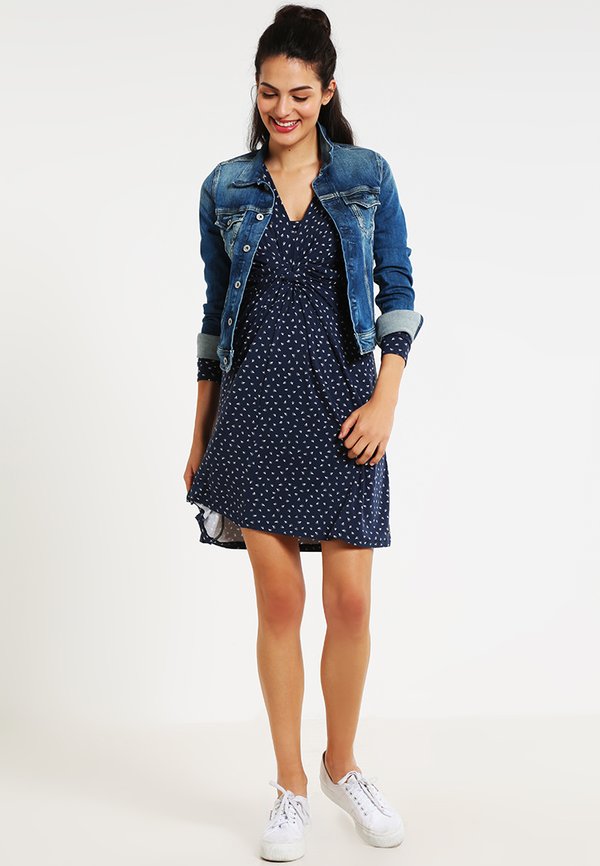 Esprit Maternity