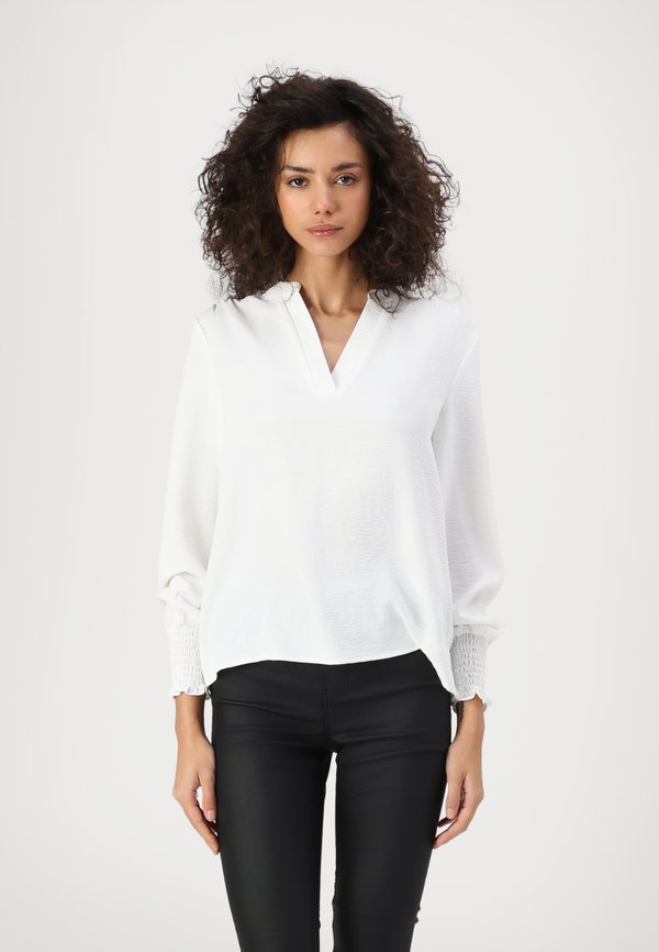 ONLY ONLMETTE V-NECK LS SMOCK TOP NOOS WVN - Blouse - cloud dancer