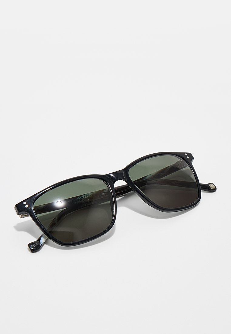 Hackett London