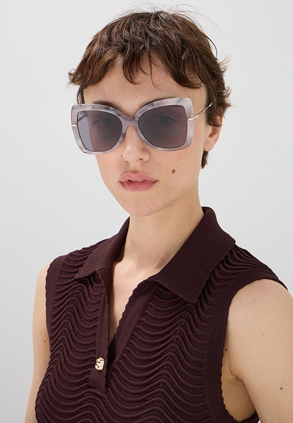 MARC JACOBS