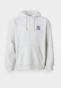 Grauer Baumwollhoodie mit einer Fronttasche, Kapuze mit Kordelzug und einem blauen Emblem-Detail auf der linken Brust. Gerippte Bündchen und Saum.