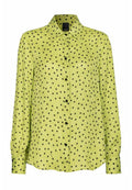 Grüne langärmelige Bluse mit Knopfkragen, aus strukturiertem Stoff mit schwarzen Punkten.