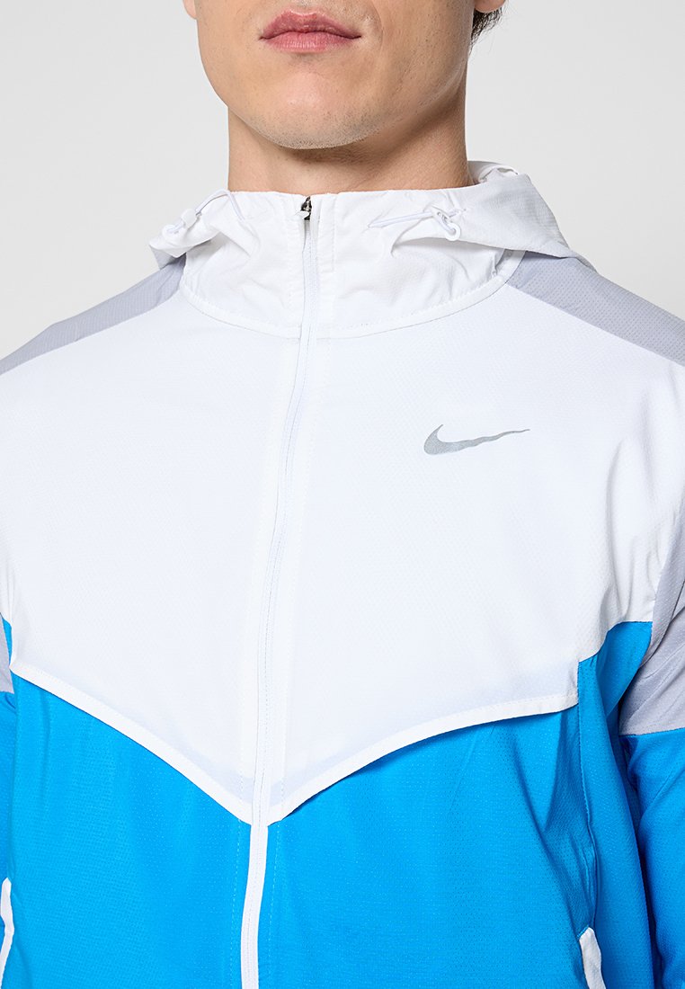 Nike Performance