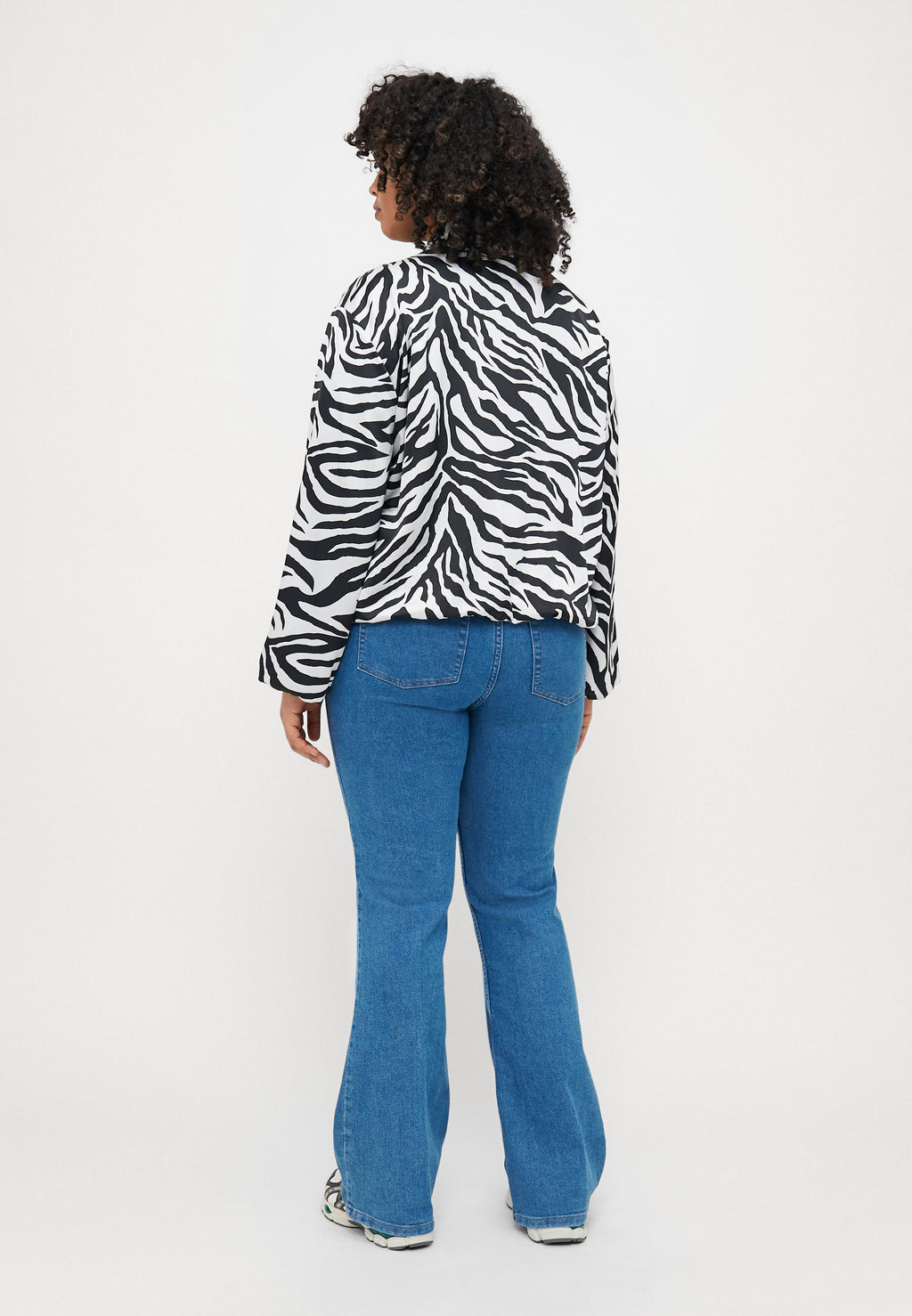 CARLUA JACKET Media 4
