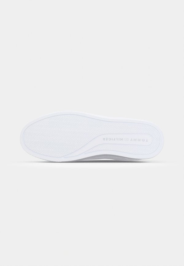 Tommy Hilfiger CONTRAST HEEL LEATHER CUPSOLE TRAINERS