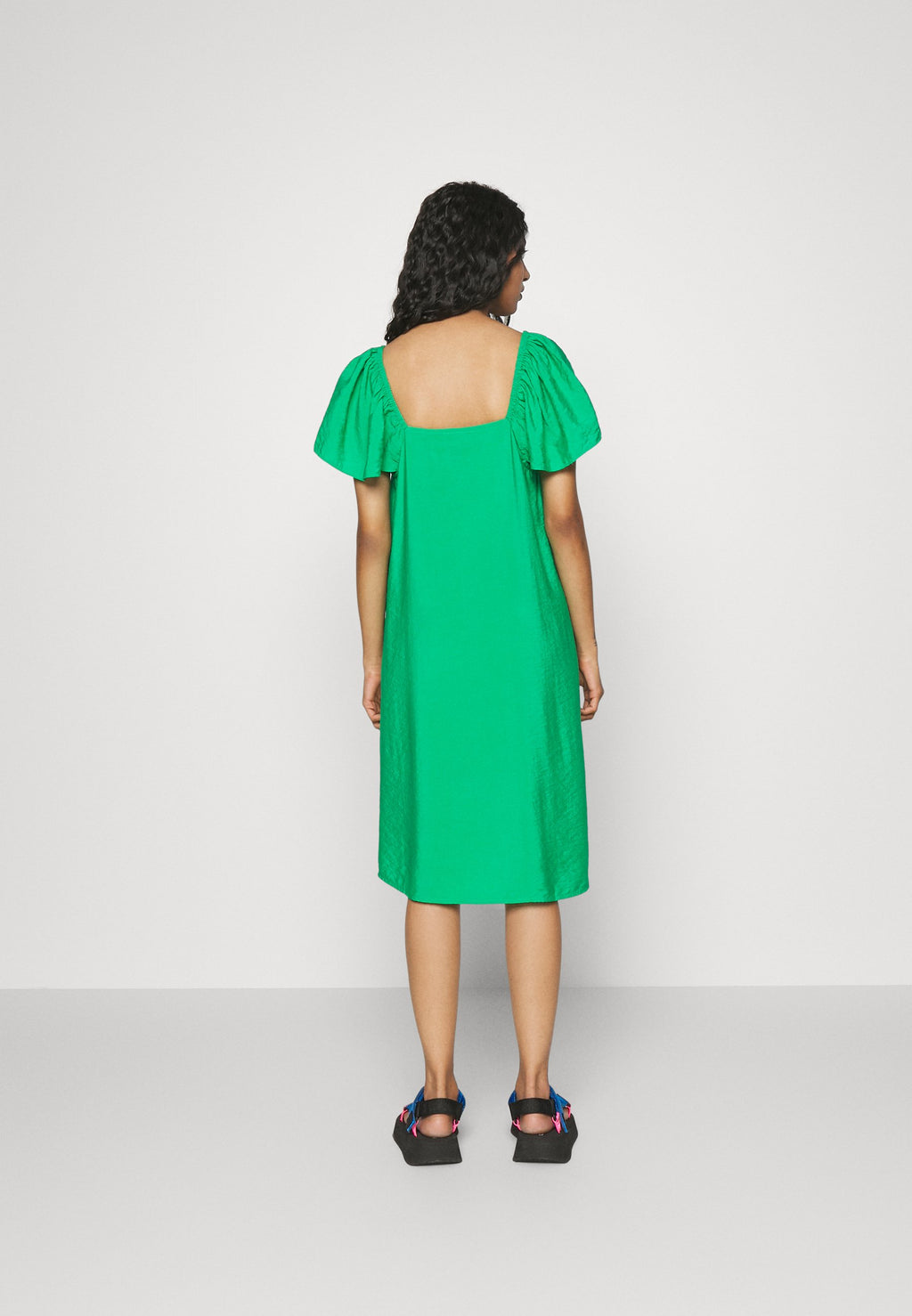 Vero Moda Petite VMSARA SQUARE NECK KNEE DRESS