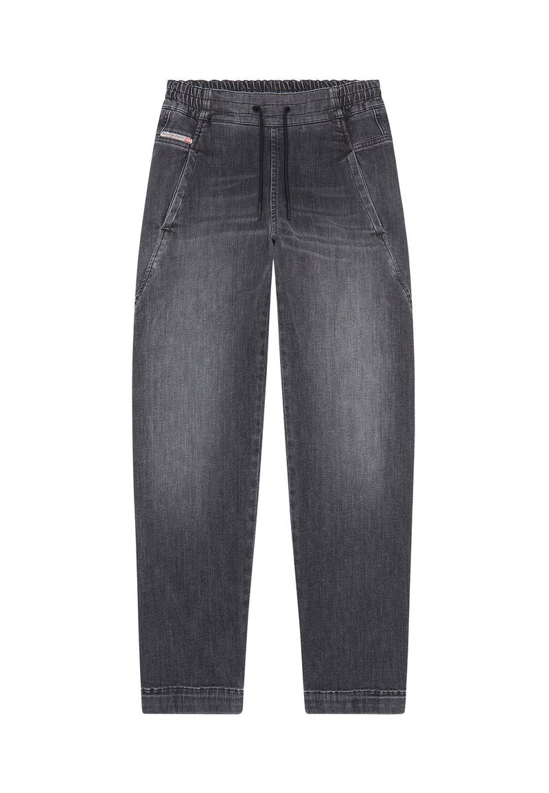 Graue Denim-Jogginghosen mit elastischem Bund, Kordelzug und seitlichen Taschen. Der Stoff hat eine dezente Textur und eine ausgewaschene Optik.