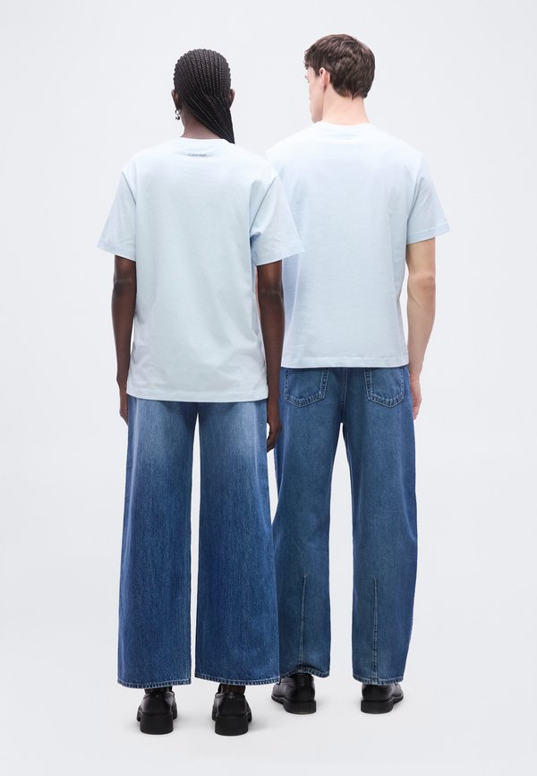 Calvin Klein Jeans 20S MARCH GRAPHIC SEASONAL FASHI