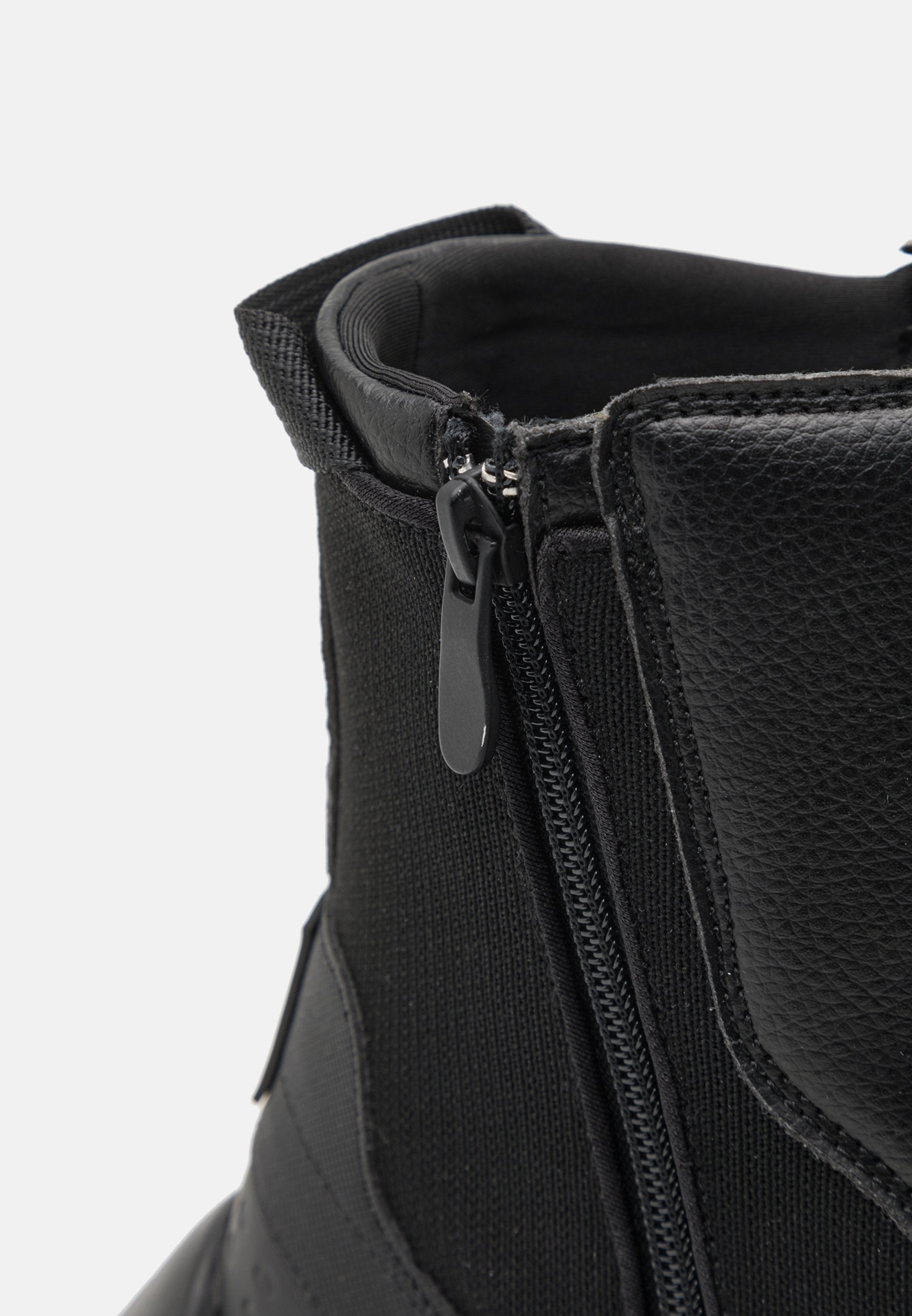 Armani Exchange Stiefelette Media 5