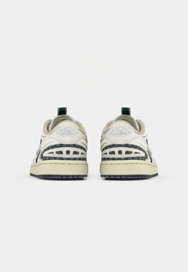 Jordan AIR JORDAN 1 LOW METHOD OF MAKE
