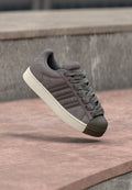 adidas Originals SUPERSTAR ST - Skate shoes - taupe oxide/charcoal/off white
