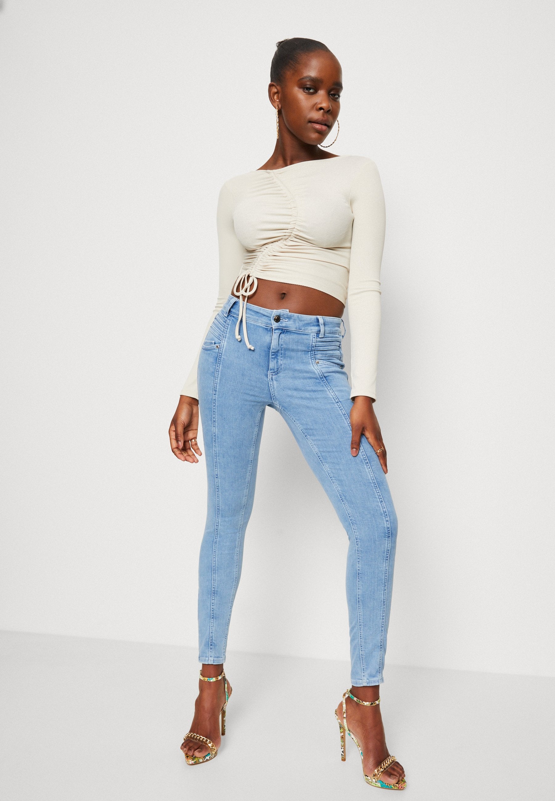ONLBLUSH MID WAIST PLEAT BIKER  Media 5